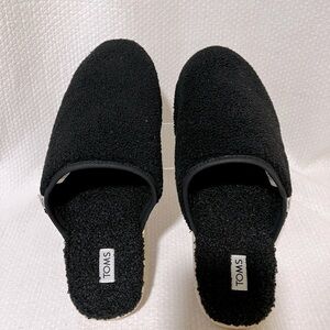 Tom’s Men’s black Melange Shearling Harbor Mule House‎ Slipper size 9